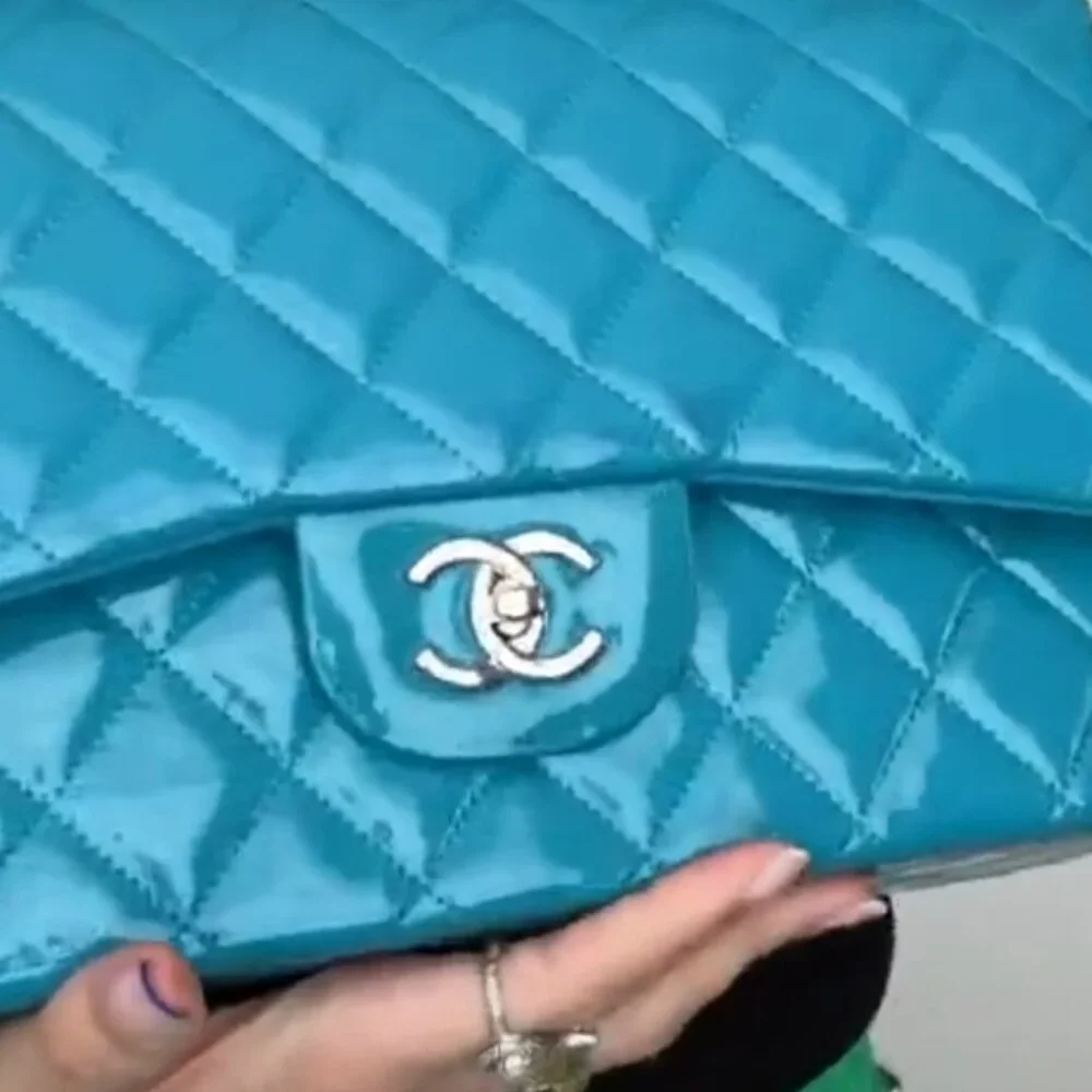 Chanel Jumbo Patent Leather Double Flap - Picture 2 of 4